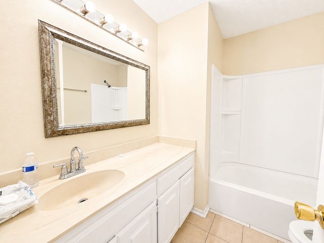 6212 Brookhaven Trail, Arlington, TX 76001