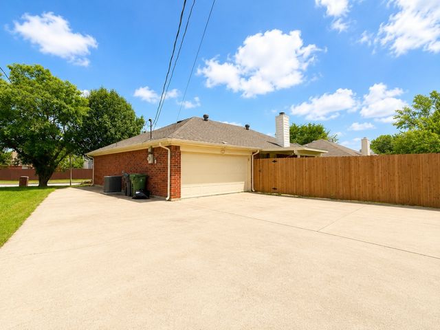 6212 Brookhaven Trail, Arlington, TX 76001
