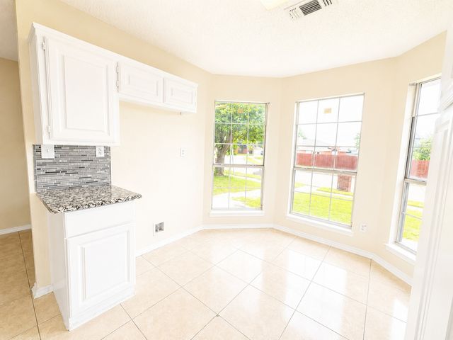 6212 Brookhaven Trail, Arlington, TX 76001