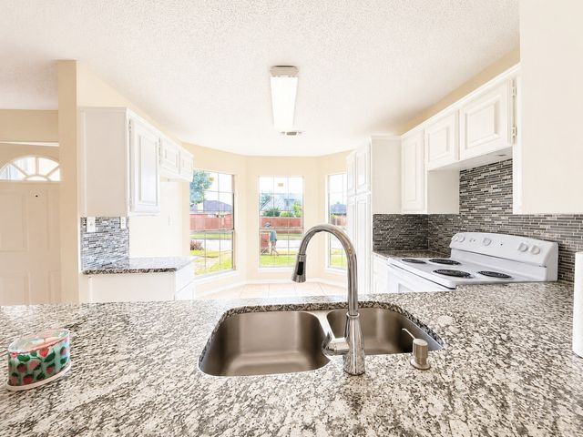6212 Brookhaven Trail, Arlington, TX 76001
