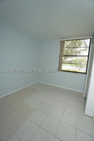 212 Lake Pointe Dr 106, Oakland Park, FL 33309