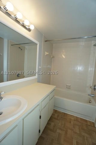 212 Lake Pointe Dr 106, Oakland Park, FL 33309
