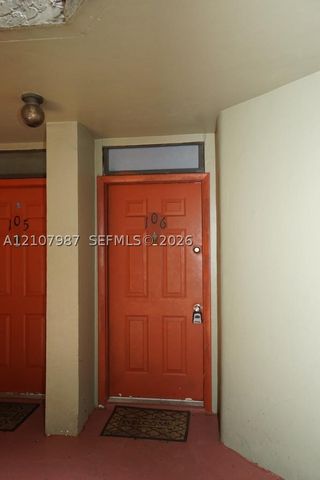 212 Lake Pointe Dr 106, Oakland Park, FL 33309