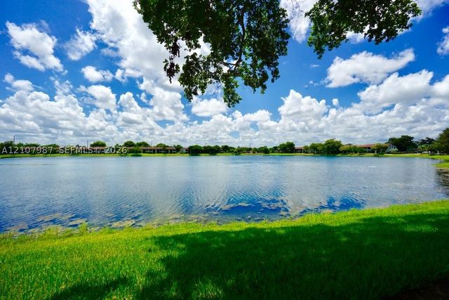 212 Lake Pointe Dr 106, Oakland Park, FL 33309