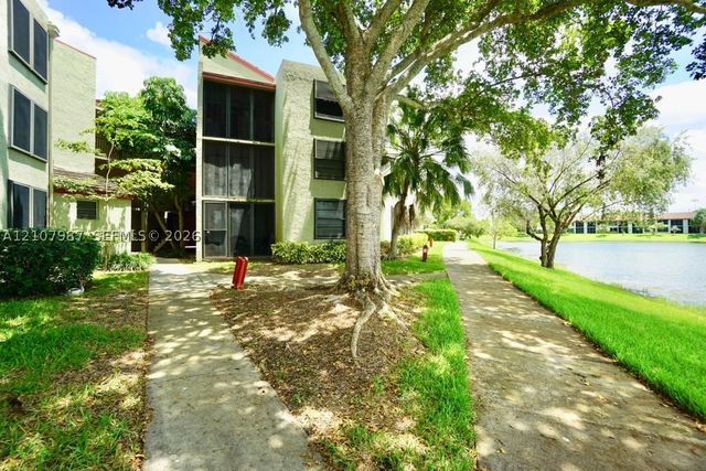 212 Lake Pointe Dr 106, Oakland Park, FL 33309