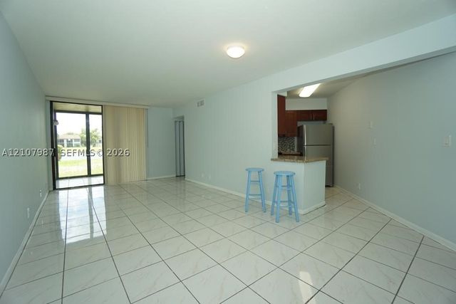 212 Lake Pointe Dr 106, Oakland Park, FL 33309