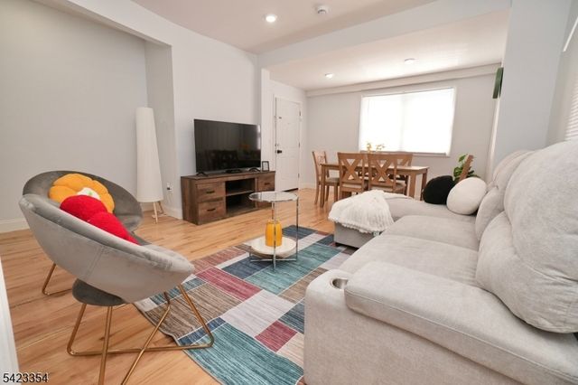 189 Summit Cross, Rutherford Boro, NJ 07070