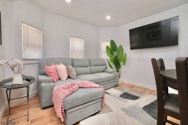 189 Summit Cross, Rutherford Boro, NJ 07070