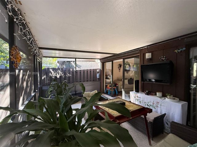 3415 Freedom Dr, Hollywood, FL 33021