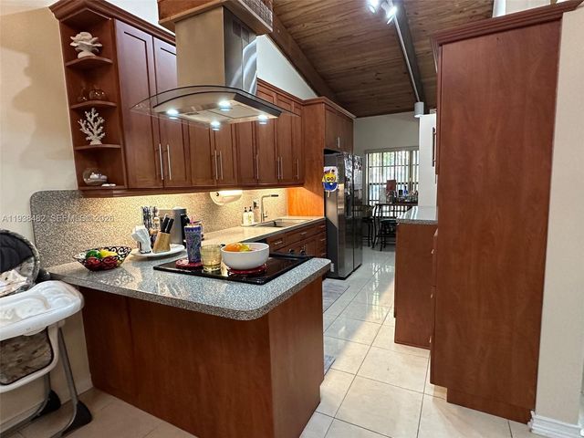 3415 Freedom Dr, Hollywood, FL 33021