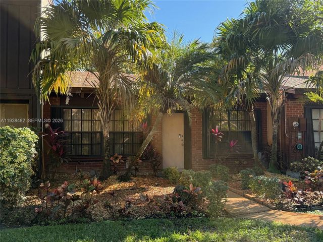 3415 Freedom Dr, Hollywood, FL 33021