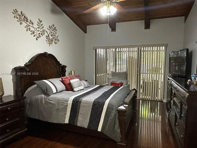 3415 Freedom Dr, Hollywood, FL 33021