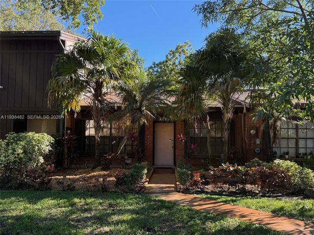 3415 Freedom Dr, Hollywood, FL 33021