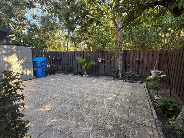 3415 Freedom Dr, Hollywood, FL 33021