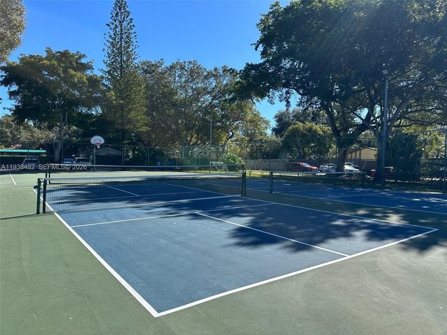 3415 Freedom Dr, Hollywood, FL 33021