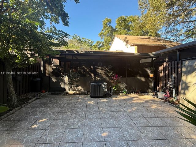 3415 Freedom Dr, Hollywood, FL 33021