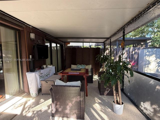 3415 Freedom Dr, Hollywood, FL 33021