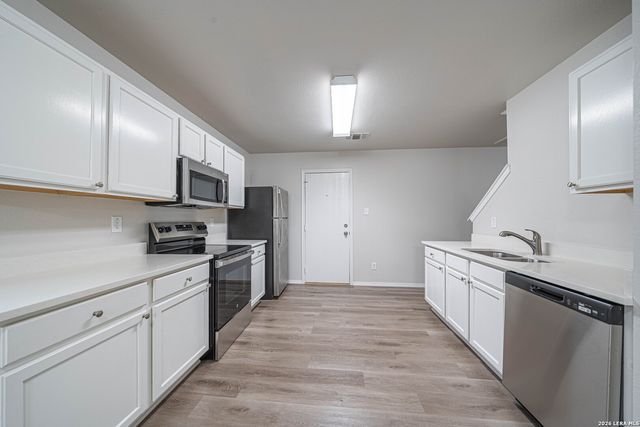 8915 Mission Meadow, San Antonio, TX 78223