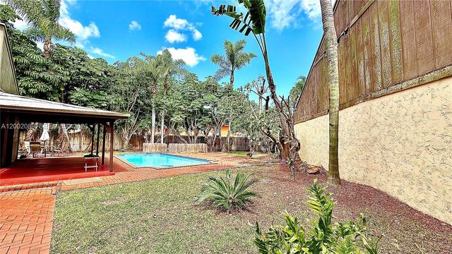 7531 SW 95th Pl. 0, Miami, FL 33173