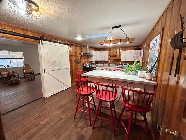 143 Pueblo Luna Drive NW, Albuquerque, NM 87107