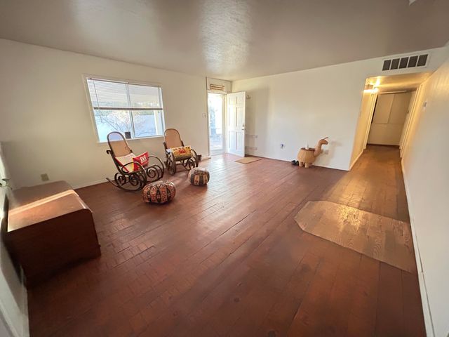 143 Pueblo Luna Drive NW, Albuquerque, NM 87107