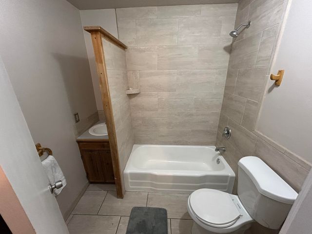 143 Pueblo Luna Drive NW, Albuquerque, NM 87107