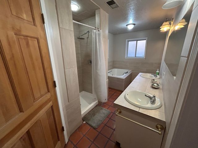 143 Pueblo Luna Drive NW, Albuquerque, NM 87107