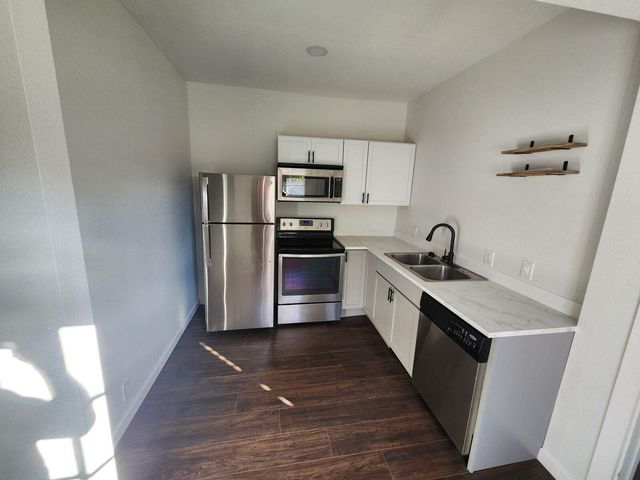 2203 N National Avenue, Springfield, MO 65803