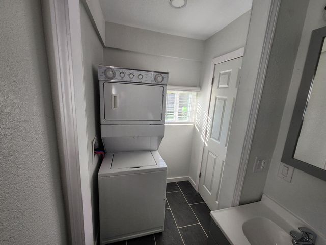 2203 N National Avenue, Springfield, MO 65803