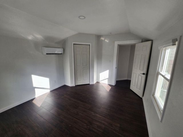 2203 N National Avenue, Springfield, MO 65803