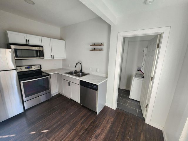 2203 N National Avenue, Springfield, MO 65803