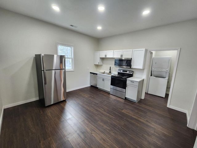 2203 N National Avenue, Springfield, MO 65803