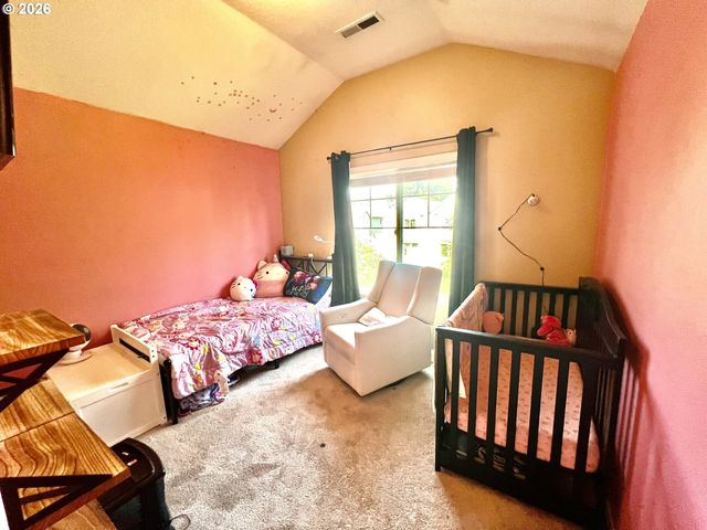 12226 Se LONG St, Portland, OR 97236