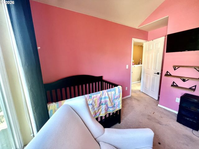 12226 Se LONG St, Portland, OR 97236