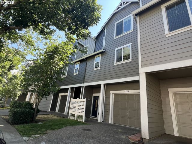 12226 Se LONG St, Portland, OR 97236