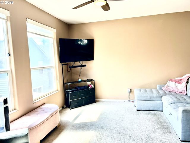 12226 Se LONG St, Portland, OR 97236