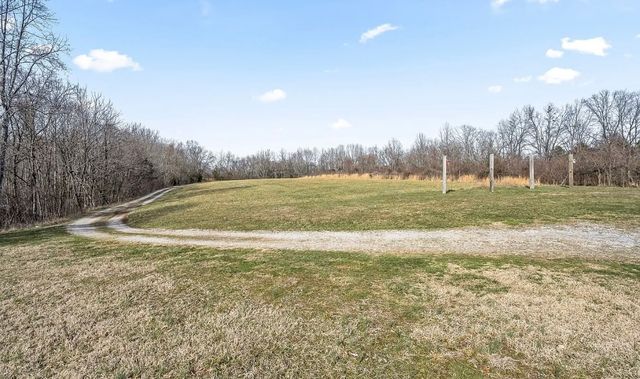 390 Paradise Ln, Mulberry, TN 37359