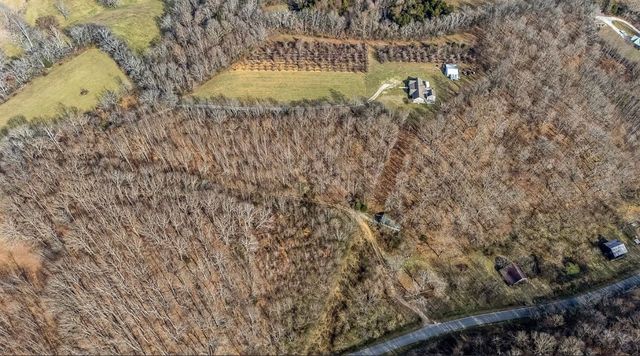 390 Paradise Ln, Mulberry, TN 37359