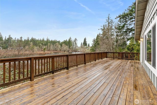 381 E Island Lake Drive, Shelton, WA 98584