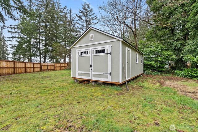 381 E Island Lake Drive, Shelton, WA 98584