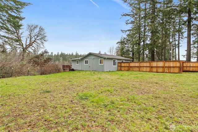 381 E Island Lake Drive, Shelton, WA 98584