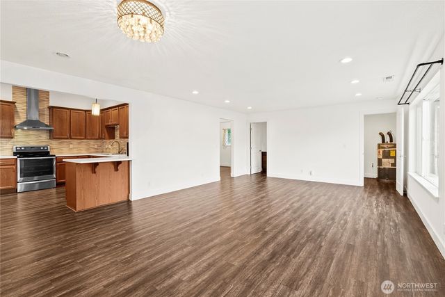 381 E Island Lake Drive, Shelton, WA 98584