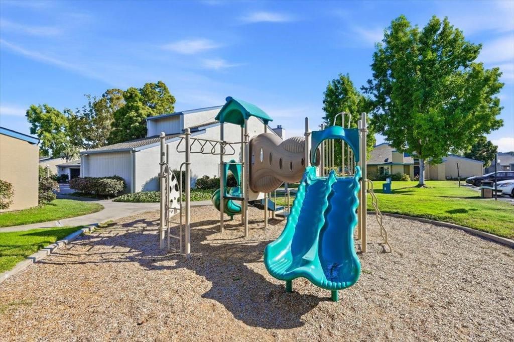Image 25 of property listing at 655 Libra Lane, Foster City, CA 94404