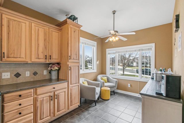 614 Woodhaven Court, Cambridge, WI 53523