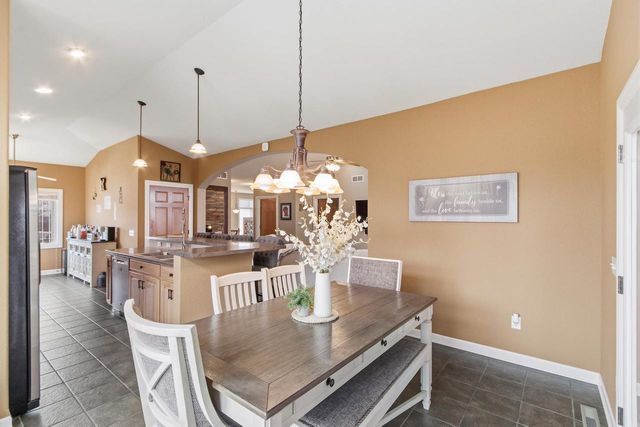 614 Woodhaven Court, Cambridge, WI 53523