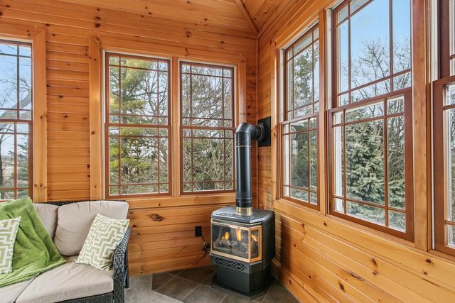 614 Woodhaven Court, Cambridge, WI 53523