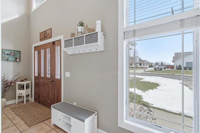 614 Woodhaven Court, Cambridge, WI 53523