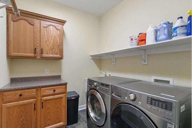 614 Woodhaven Court, Cambridge, WI 53523