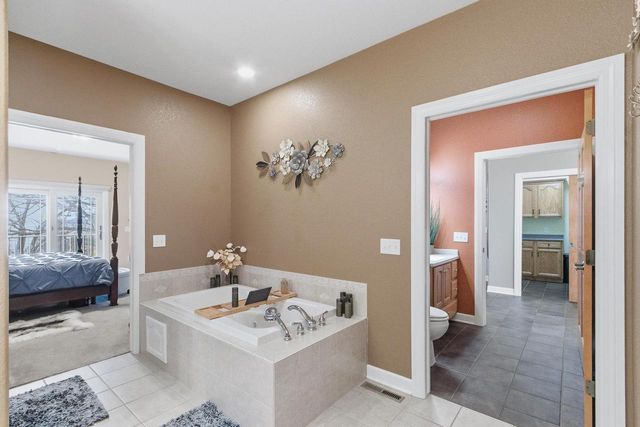 614 Woodhaven Court, Cambridge, WI 53523