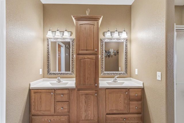 614 Woodhaven Court, Cambridge, WI 53523